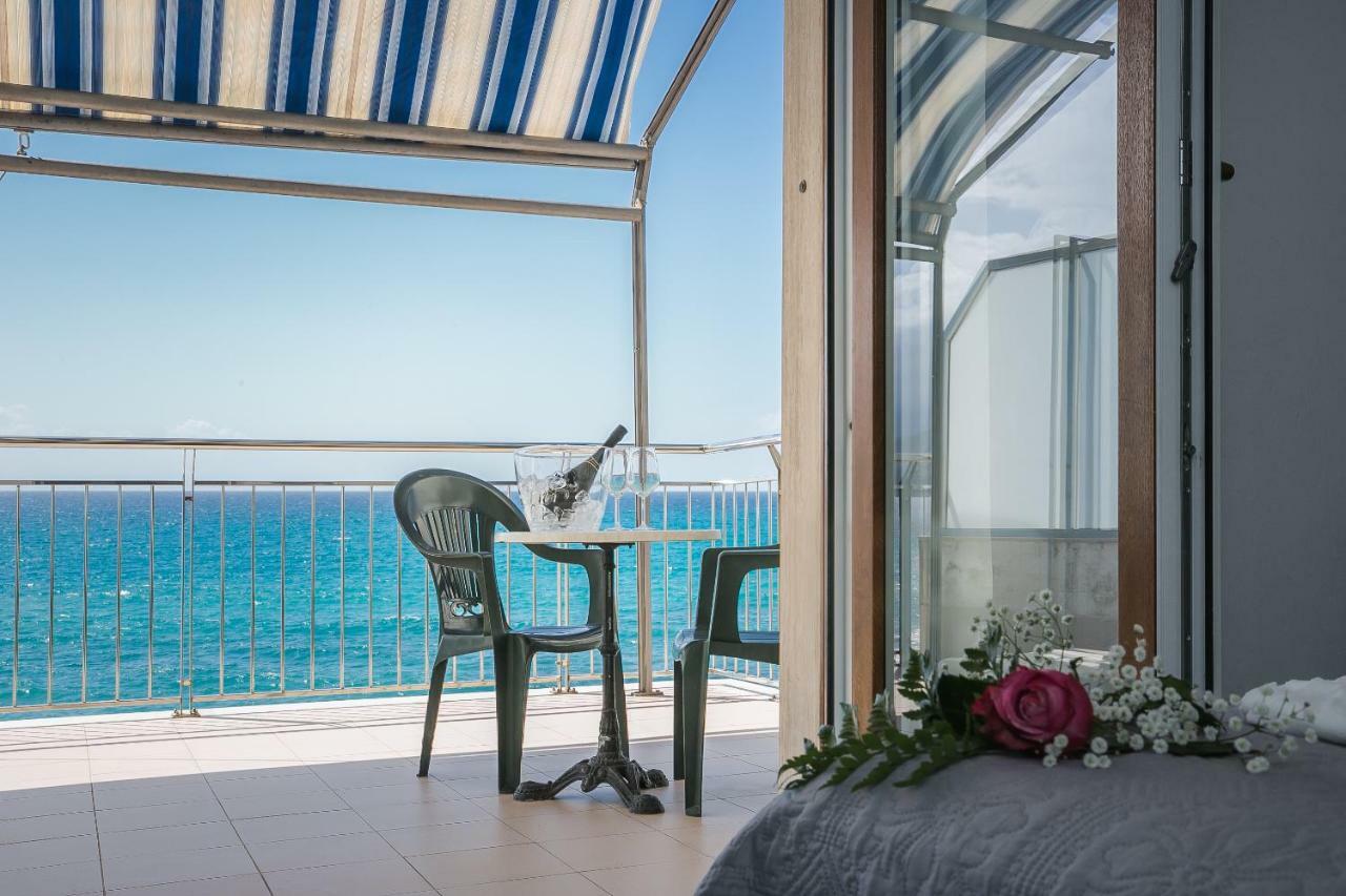 Hotel La Perla Villammare Eksteriør bilde