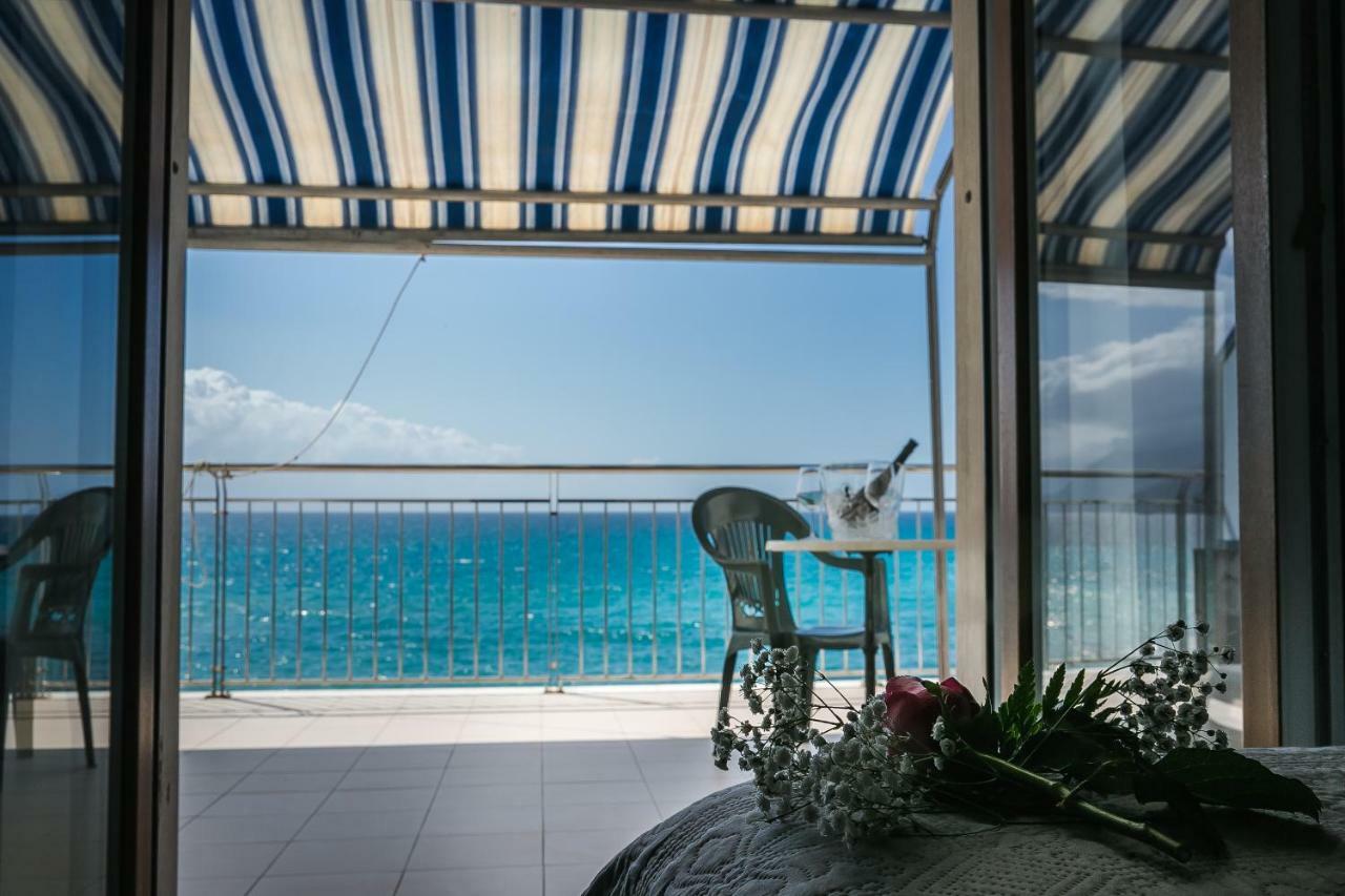 Hotel La Perla Villammare Eksteriør bilde